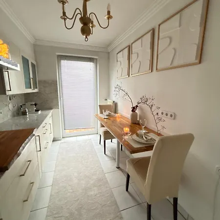 Castlelight Apartment *